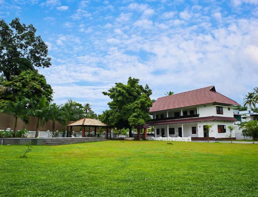 Tamarind Heritage Holiday Home أنغْمالي المظهر الخارجي الصورة